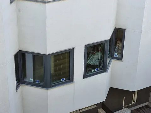Proceso de construcción, remodelación, renovación, reconstrucción de restauración de extensión
